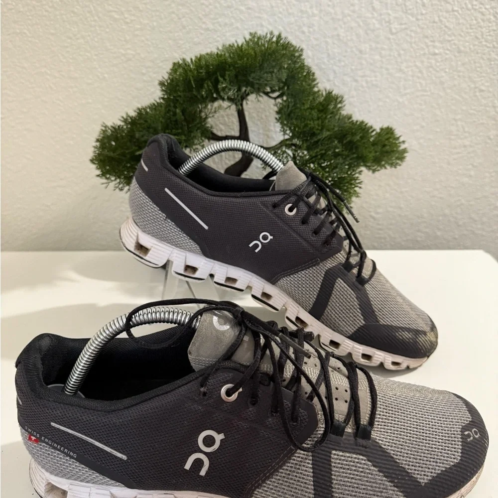 On Running Men's Black and White Athletic Shoes - Picture 3 of 10